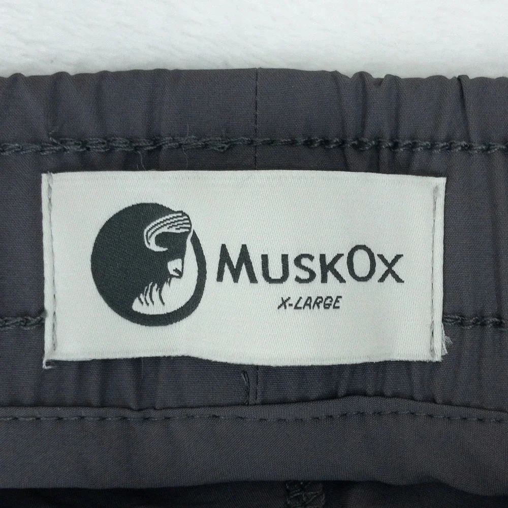 MuskOx excellent lightly